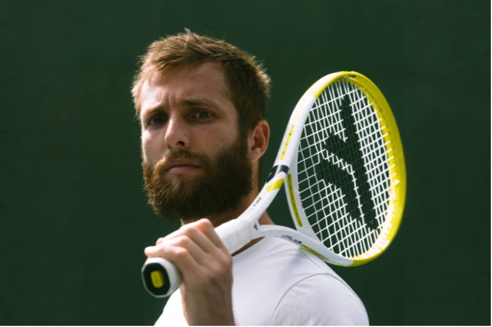 Tenista s raketou Tecnifibre